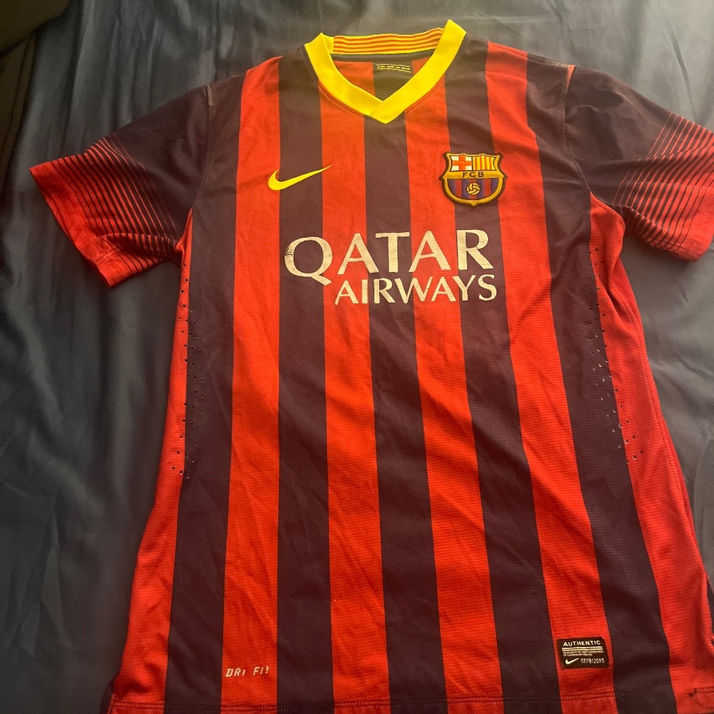 Throwback Lionel Messi Barcelona jersey